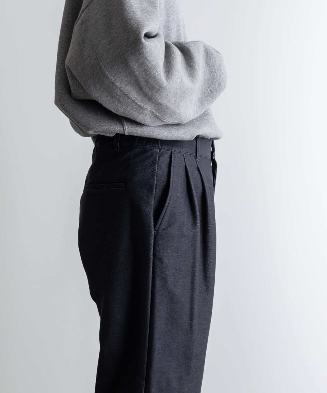 【KANEMASA】カネマサのニットデニム PIECE DYEING DENIM HIGH GAUGE JERSEY TUCK PANTS - NAVY