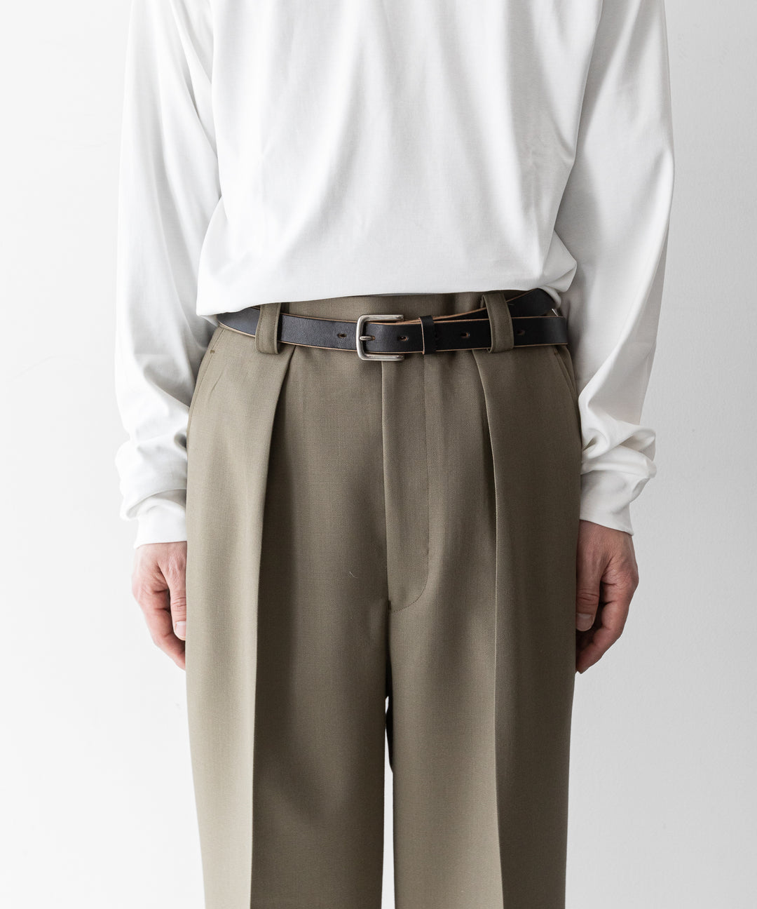 【INTÉRIM】インテリムのバギースラックスWOOL MOHAIR GABERDINE 1-TUCK BAGGY SLACKS インテリム 22aw 公式通販サイト session福岡セレクトショップ