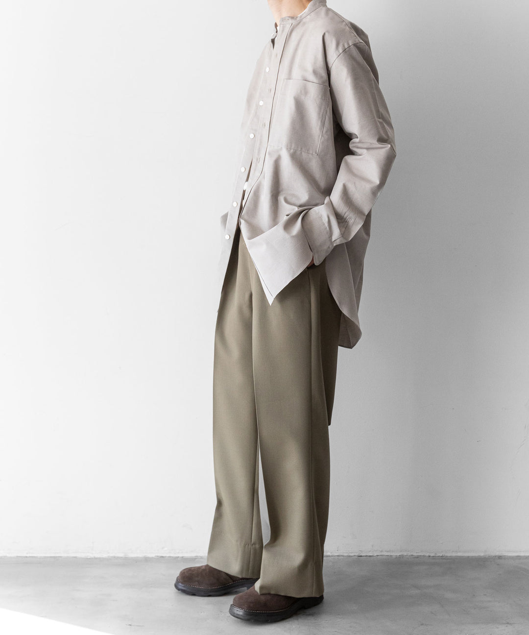 【INTÉRIM】インテリムのバギースラックスWOOL MOHAIR GABERDINE 1-TUCK BAGGY SLACKS インテリム 22aw 公式通販サイト session福岡セレクトショップ