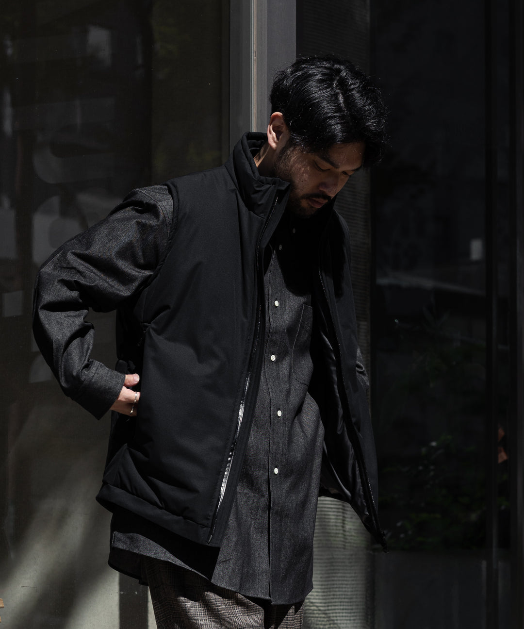 INTERIM(インテリム)の中綿ベスト 22AWコレクションのHYPER BIG HI-LOFT WATER PROOF INSULATED VESTのBLACK