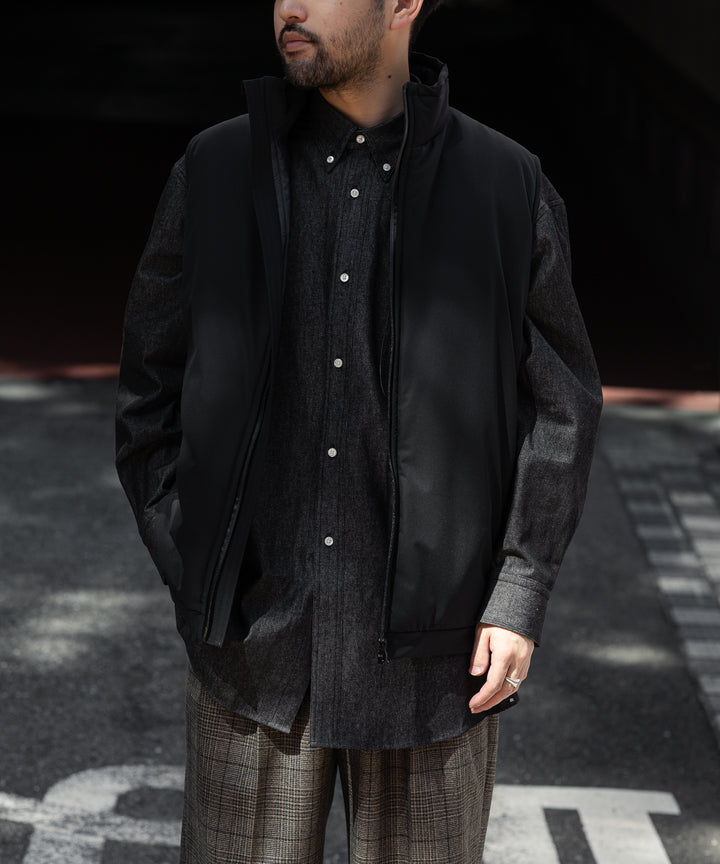 INTERIM(インテリム)の中綿ベスト 22AWコレクションのHYPER BIG HI-LOFT WATER PROOF INSULATED VESTのBLACK
