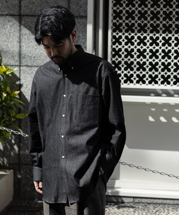 INTÉRIM(インテリム)のブラックデニムシャツ 90&