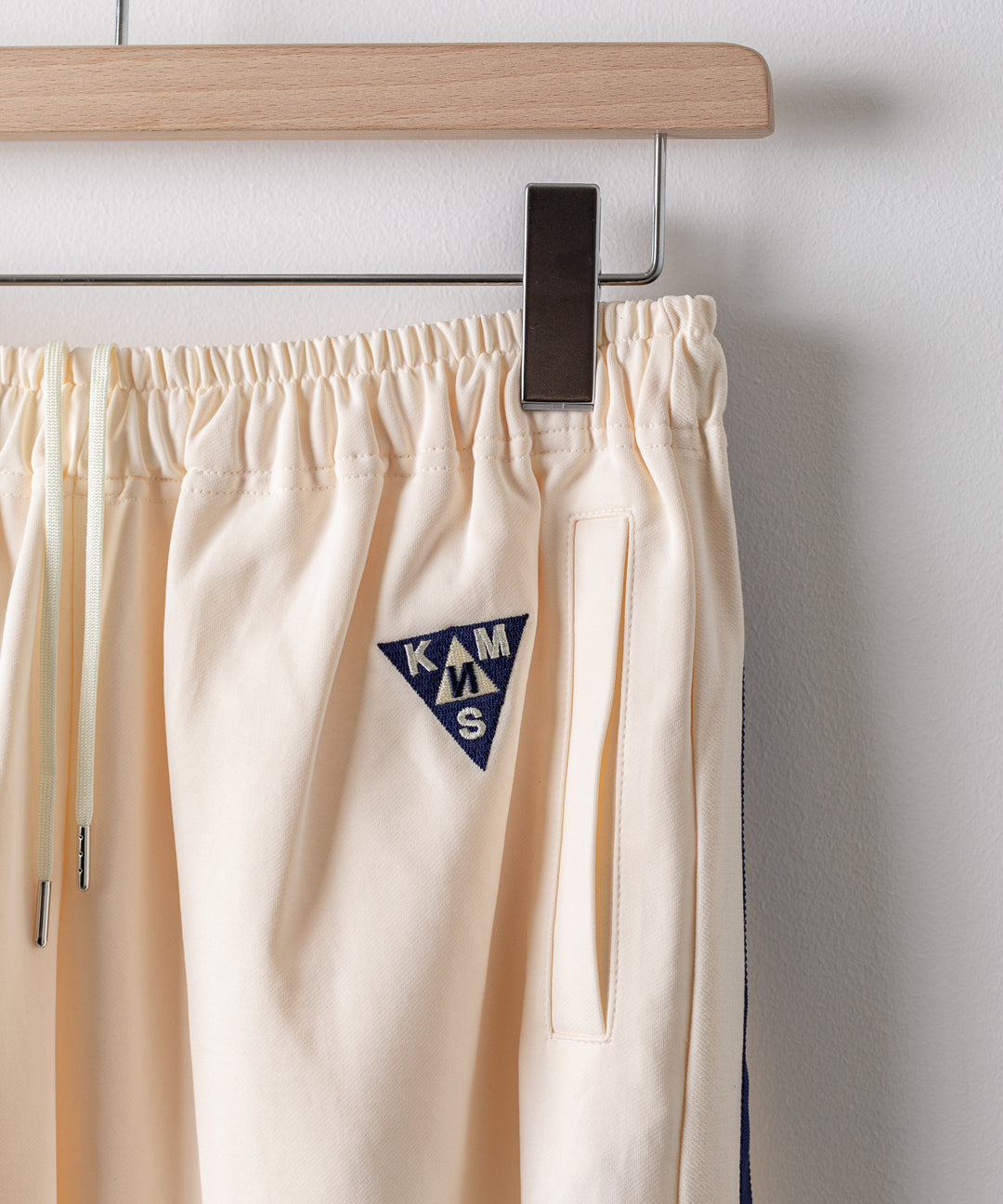 【KANEMASA PHIL.】カネマサのECONYL JERSEY TRACK PANTS - ECRU