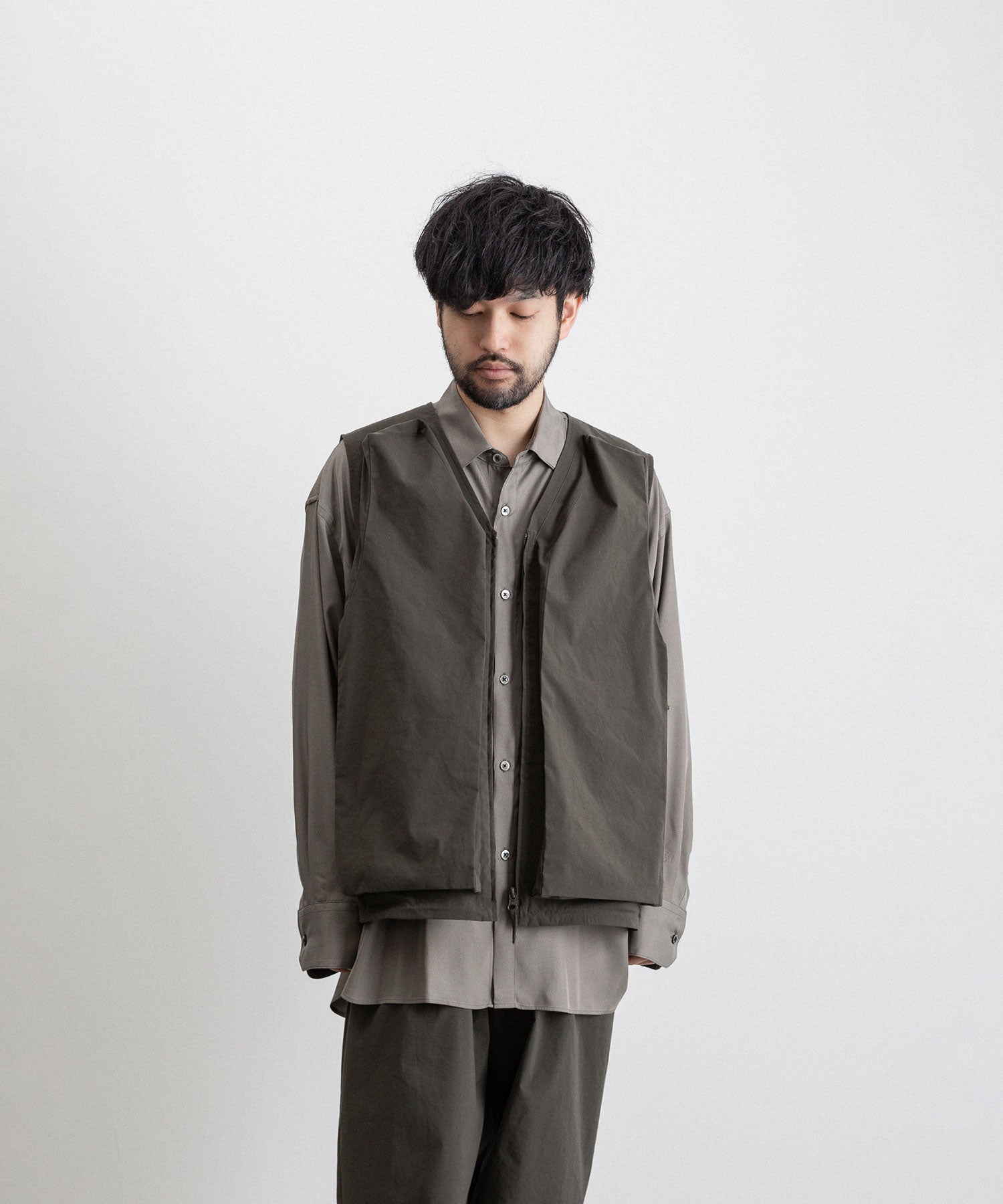 stein / シュタイン】OVER POCKET VEST - MILITARY KHAKI | 公式通販