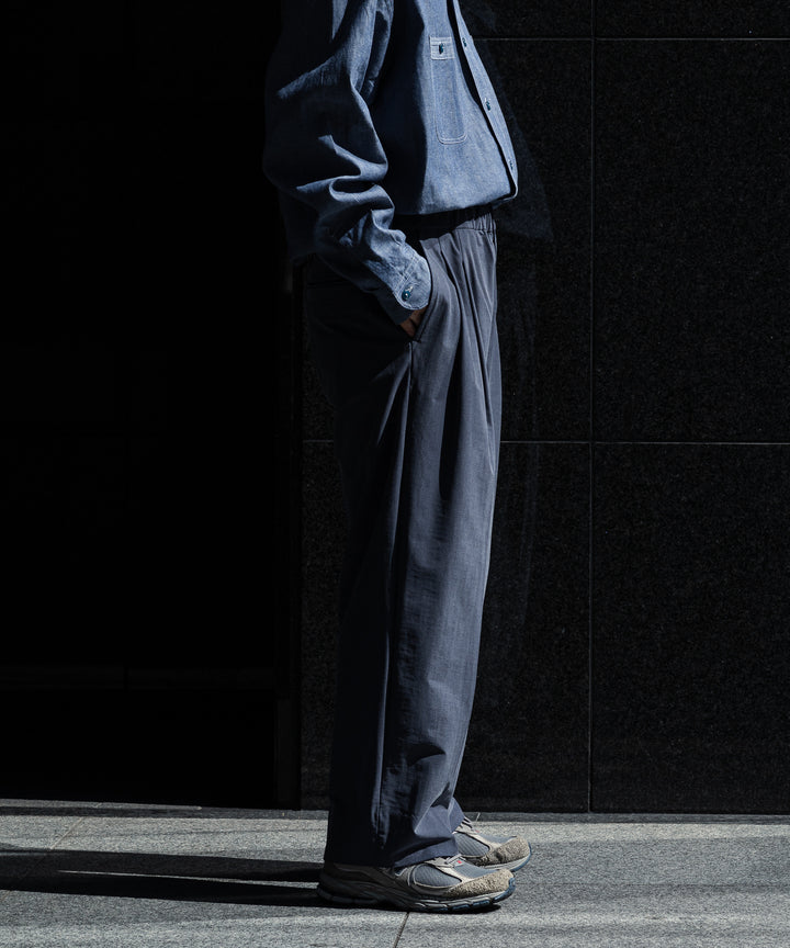 【KANEMASA】FIBRI CUPRO VINTAGE EASY TUCK PANTS - CHARCOAL NAVY