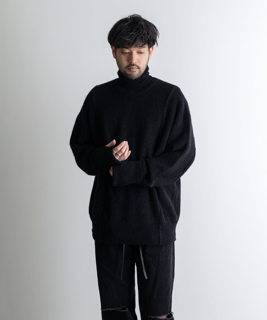 stein(シュタイン)の23SSコレクションのEXTRA FINE KID MOHAIR TURTLE NECK LSのBLACK