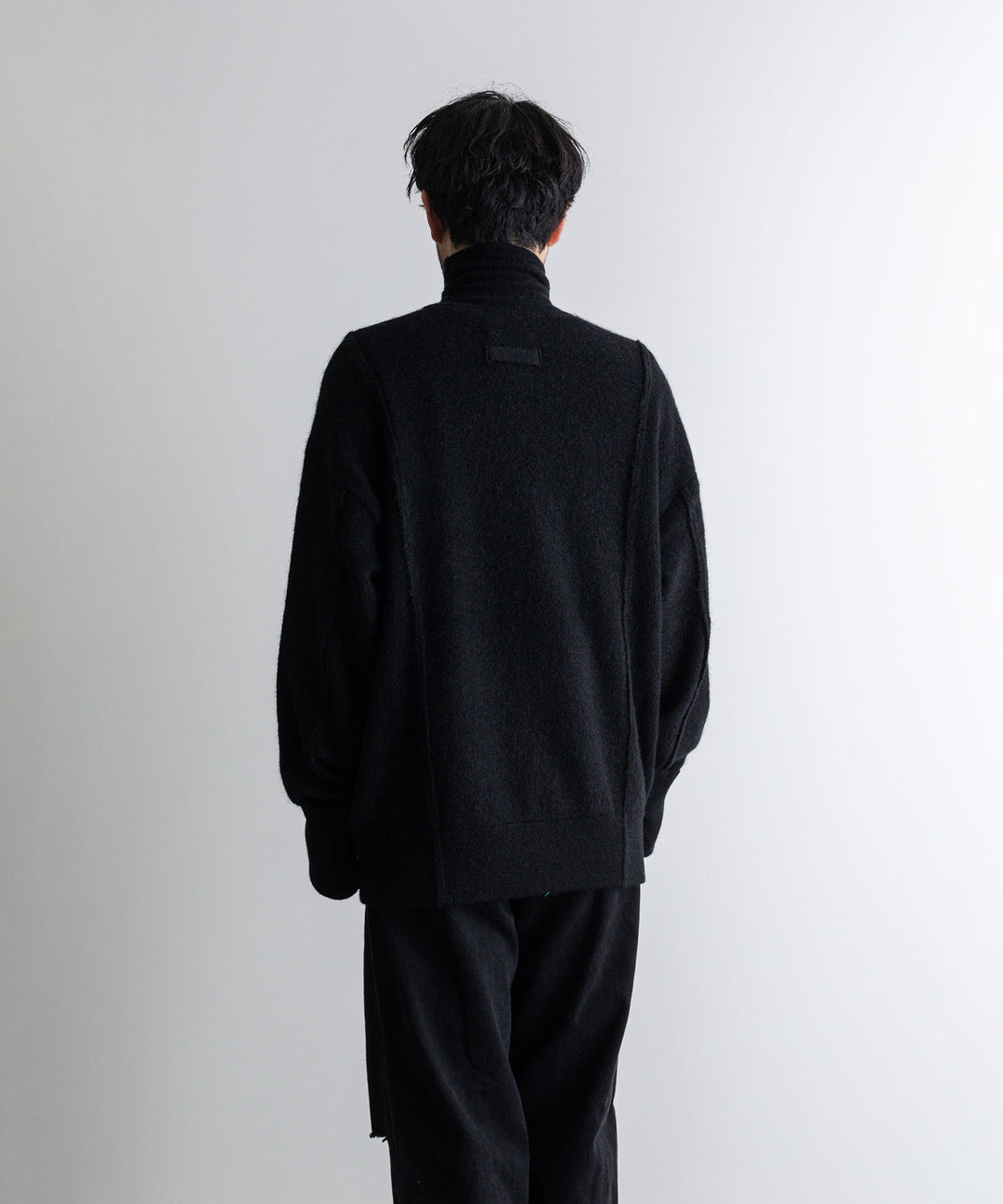 stein(シュタイン)の23SSコレクションのEXTRA FINE KID MOHAIR TURTLE NECK LSのBLACK