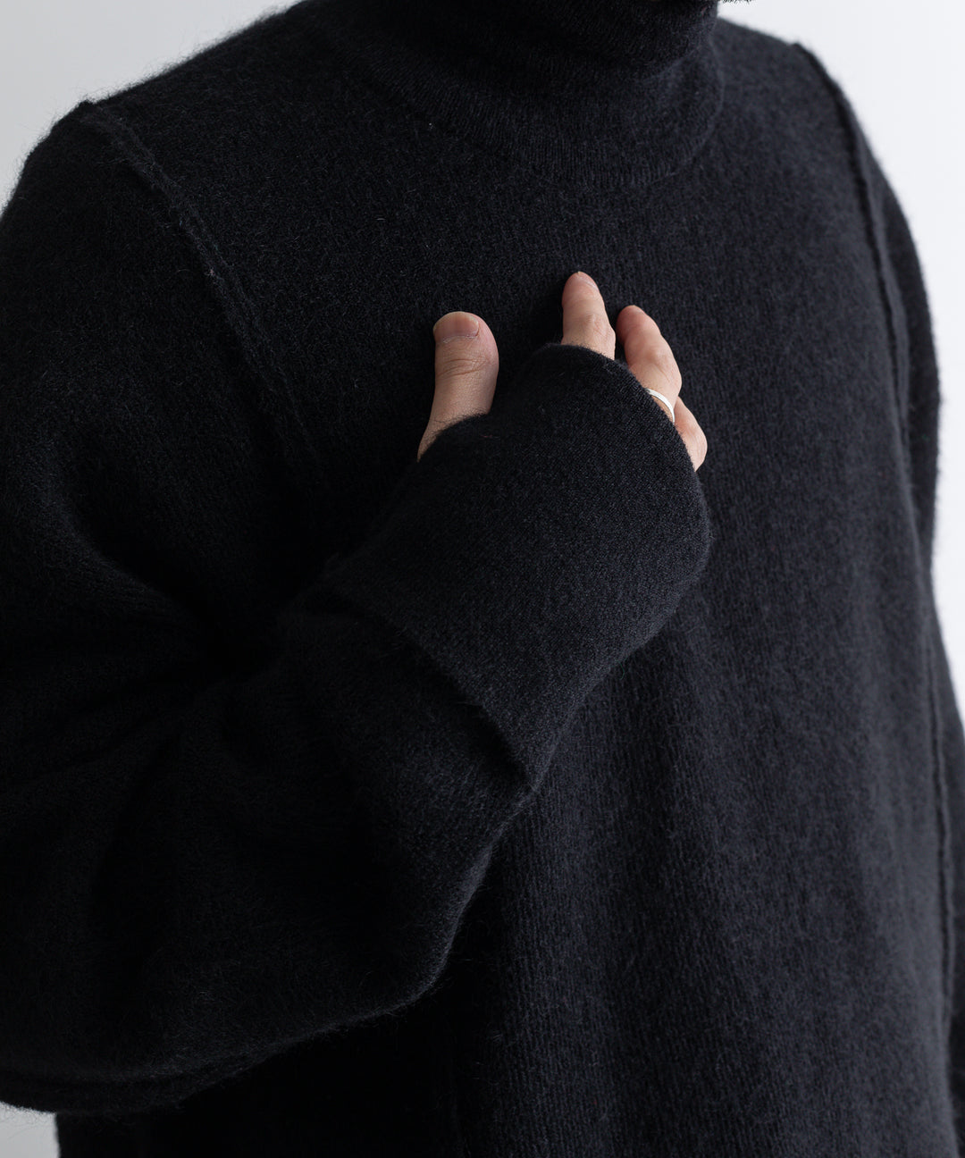 stein(シュタイン)の23SSコレクションのEXTRA FINE KID MOHAIR TURTLE NECK LSのBLACK