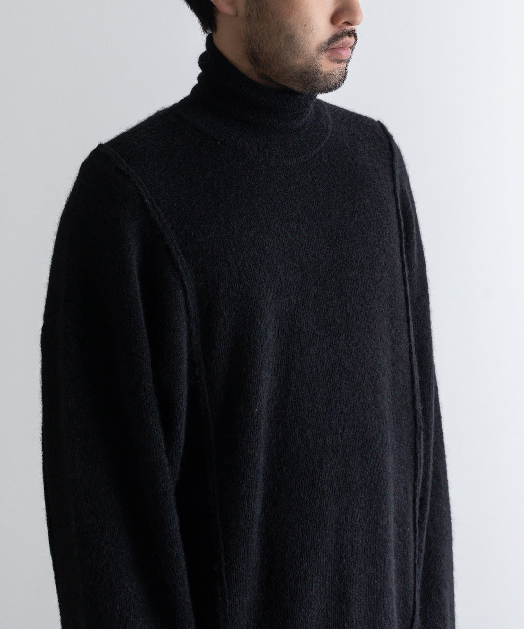 stein(シュタイン)の23SSコレクションのEXTRA FINE KID MOHAIR TURTLE NECK LSのBLACK