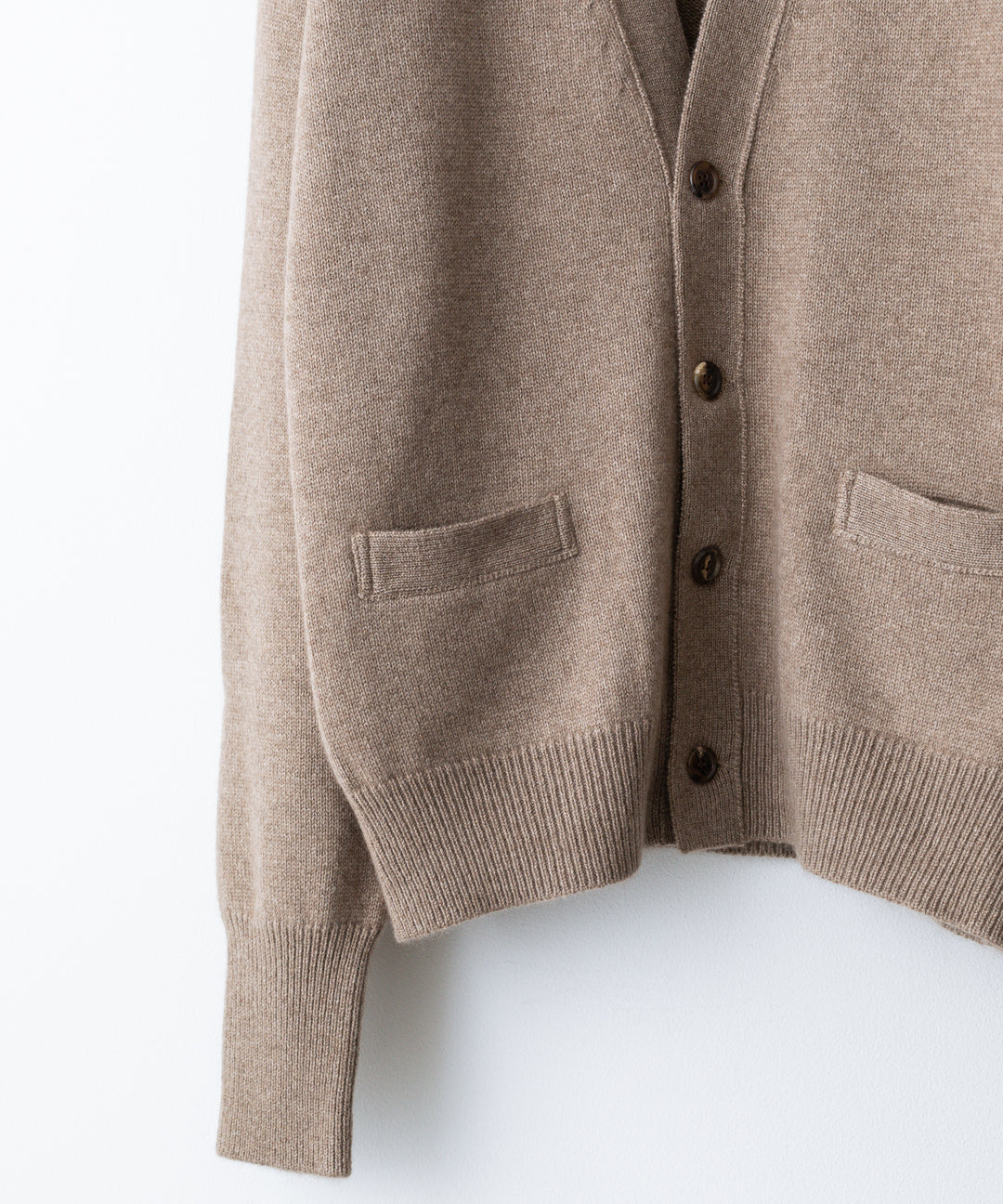 INTERIM(インテリム)の22AWコレクションのNATURAL BROWN CASHMERE CARDIGANのNAT.BROWN