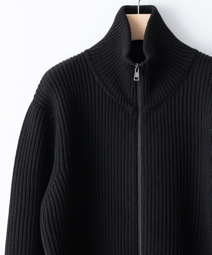 INTERIM(インテリム)の22AWコレクションのHAND FRAMED DRIVERS ZIP KNITのBLACK