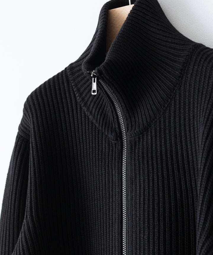 INTERIM(インテリム)の22AWコレクションのHAND FRAMED DRIVERS ZIP KNITのBLACK