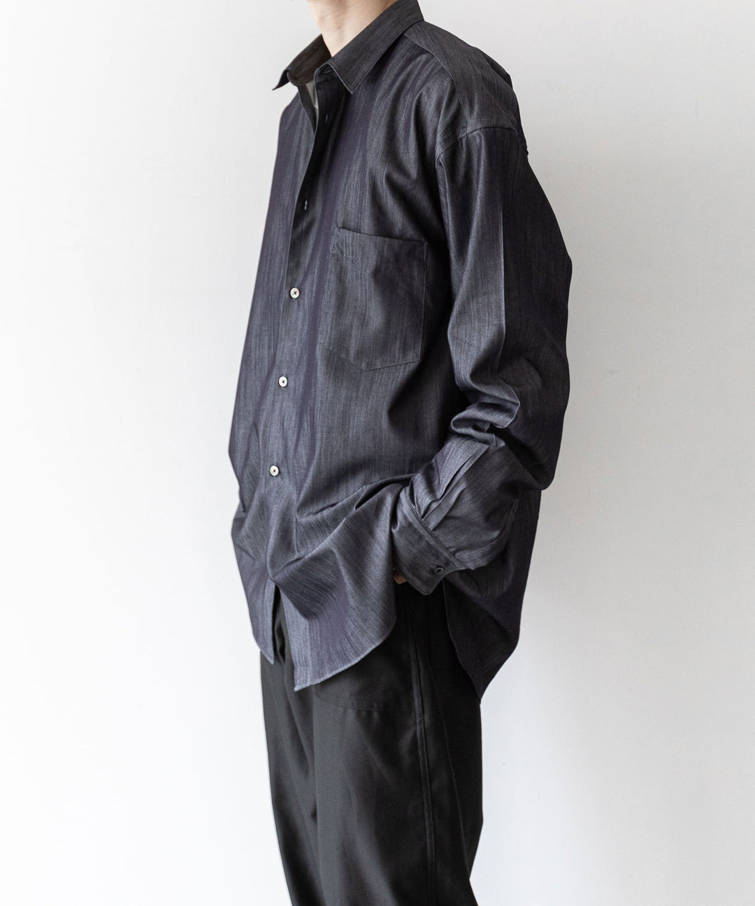 【INTÉRIM】インテリムのHYPER BIG SILK DENIM REGULAR COLLAR SHIRT - NAVY