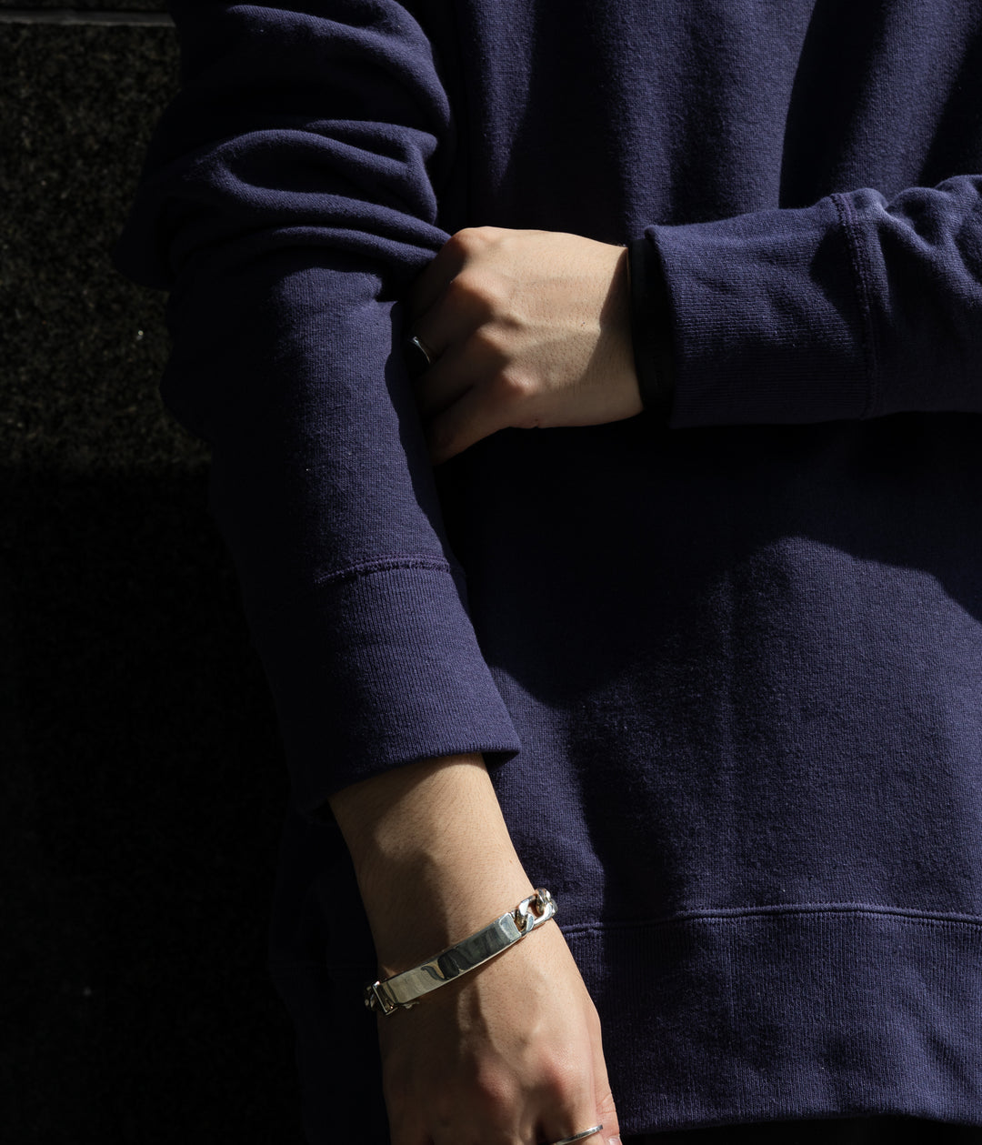 INTERIM(インテリム)の22AWコレクションのHYPER BIG V-GAZETTE LOOP WHEEL SIDE SEAMLESS SWEAT SHIRTのNASU