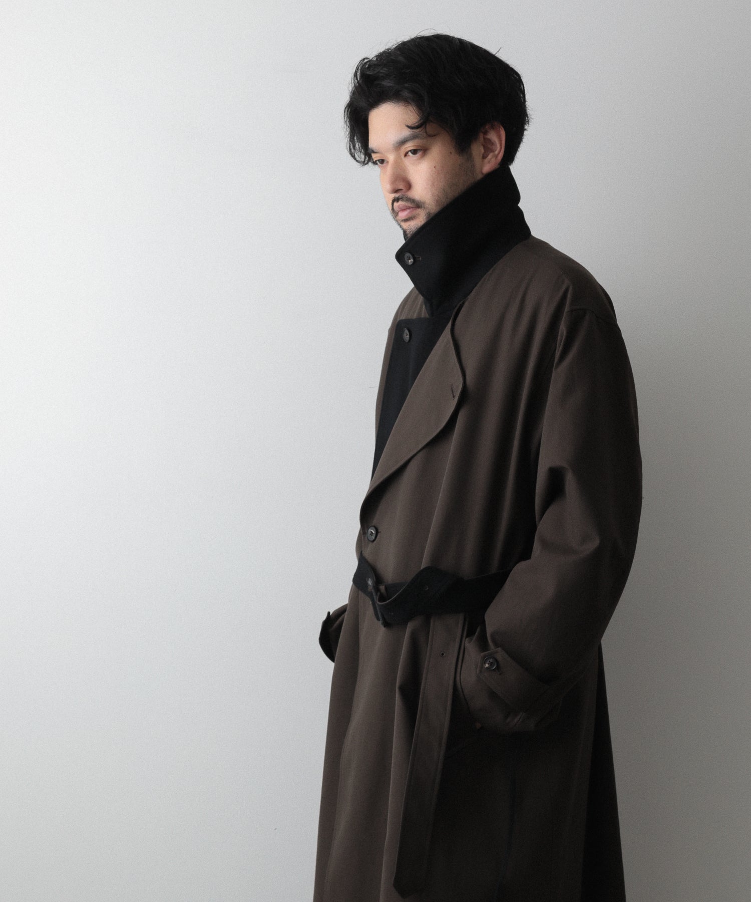 steinDOUBLE LAPELED DOUBLE BREASTED COAT