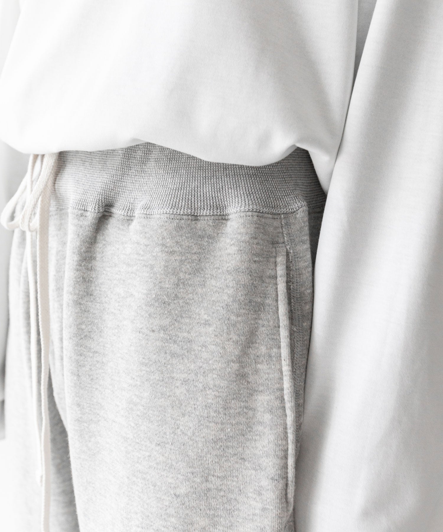 【INTÉRIM】インテリムの1950’S WIND SHIELD SWEAT PANTS - GRAY