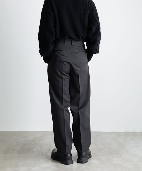 stein / シュタイン】BELTLESS WIDE TROUSERS - SHADE CHARCOAL | 公式