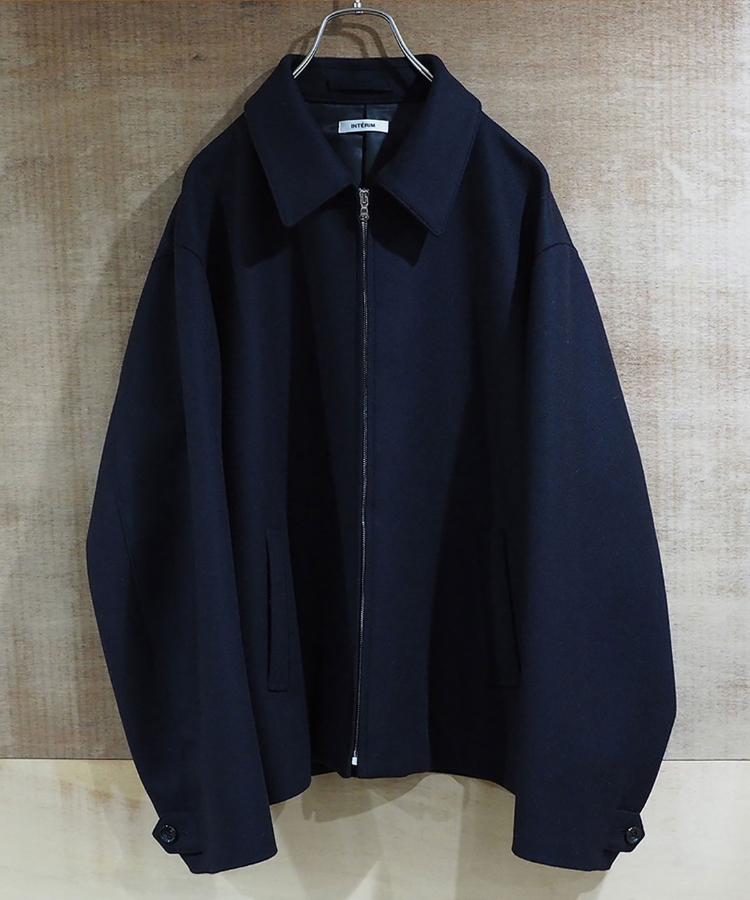 INTERIM(インテリム)の22AWコレクションのCASHMERE25 HARRINGTON JACKETのNAVY BLACK