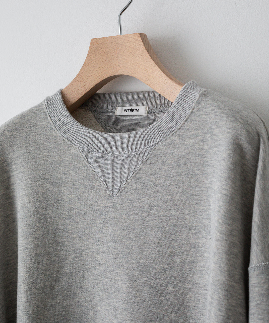 INTERIM(インテリム)の22AWコレクションのHYPER BIG V-GAZETTE LOOP WHEEL SIDE SEAMLESS SWEAT SHIRTのGRAY