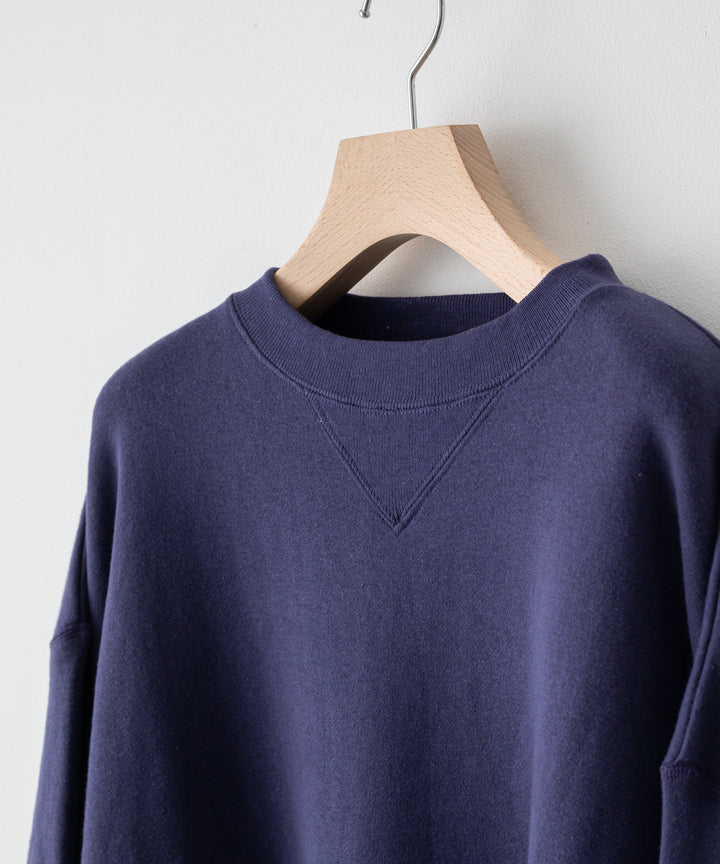INTERIM(インテリム)の22AWコレクションのHYPER BIG V-GAZETTE LOOP WHEEL SIDE SEAMLESS SWEAT SHIRTのNASU