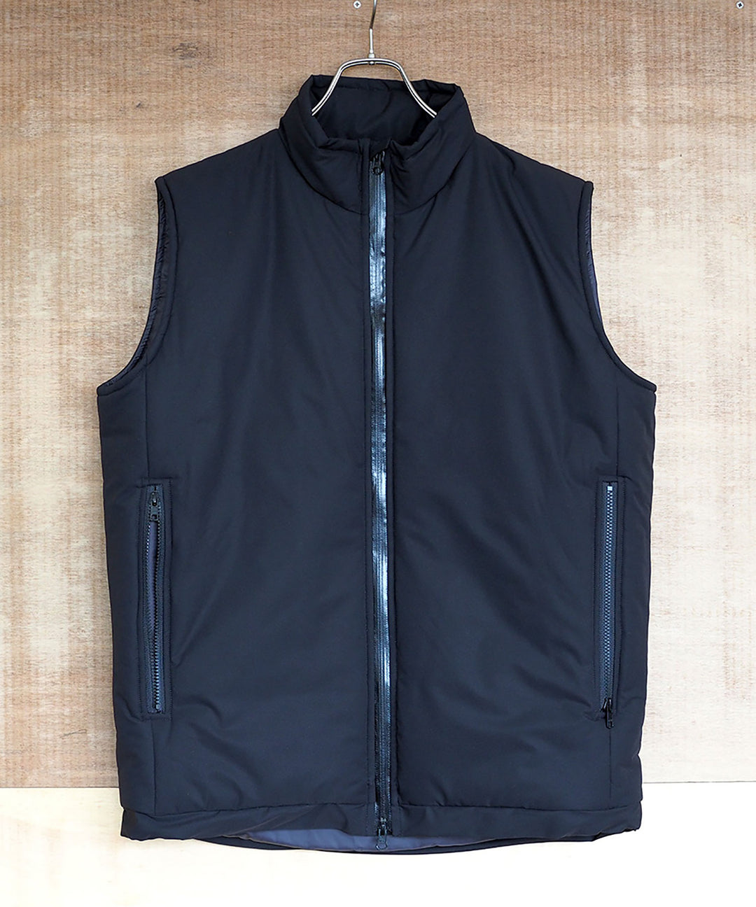 INTERIM(インテリム)の22AWコレクションのHYPER BIG HI-LOFT WATER PROOF INSULATED VESTのBLACK