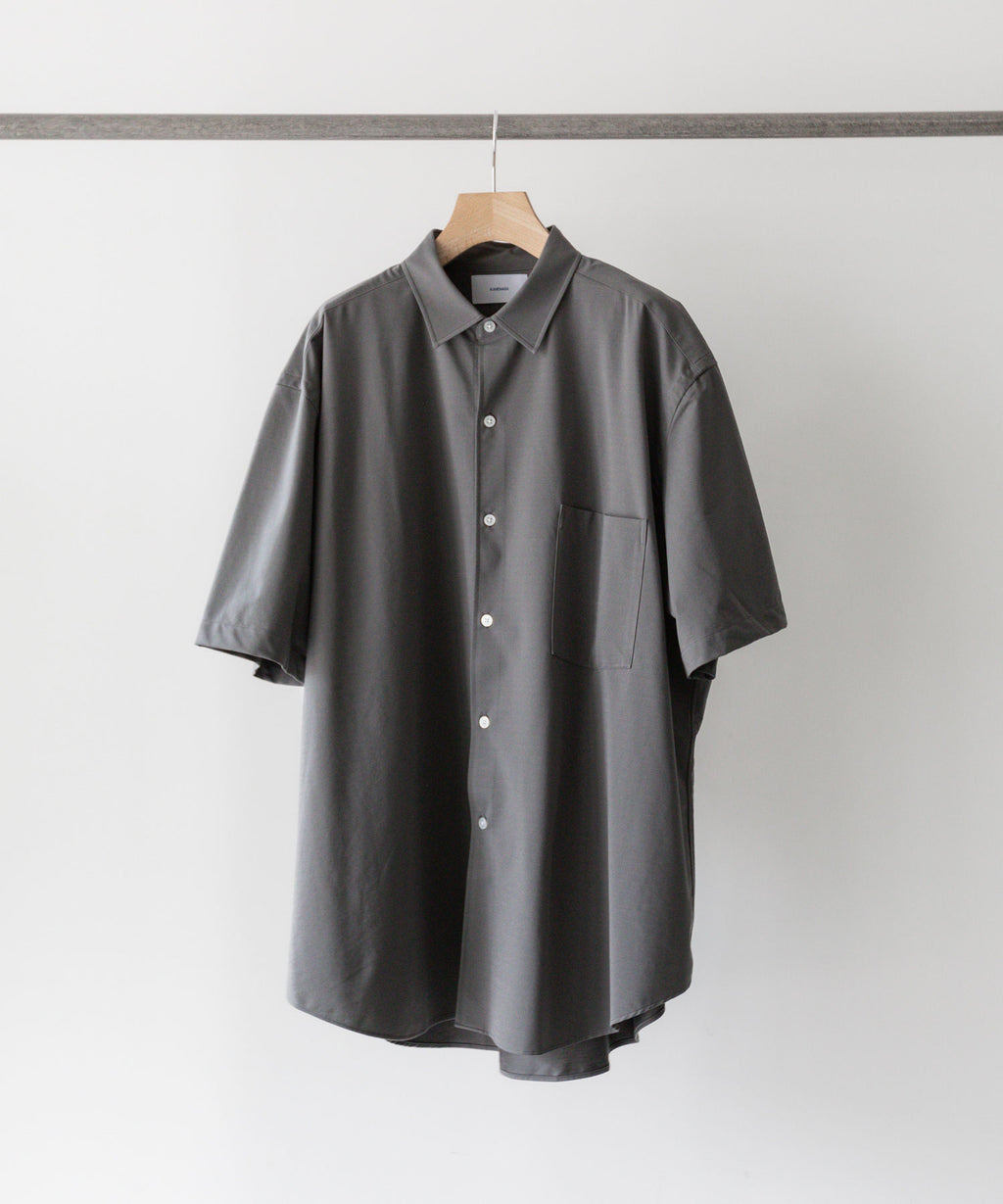 KANEMASA(カネマサ)の23SSコレクションのROYAL OX DRESS JERSEY SHORT SLEEVE SHIRTのGRAY