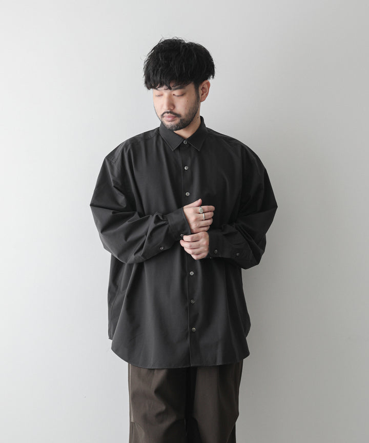 KANEMASA(カネマサ)の22AWコレクションのROYAL OX DRESS KNIT LOOSE FIT SHIRTのCHARCOAL