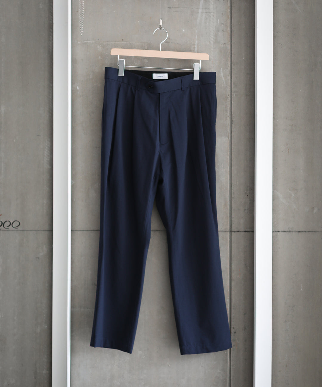 【KANEMASA】TYPEWRITER KNIT TECHNO SLACKS - NAVY