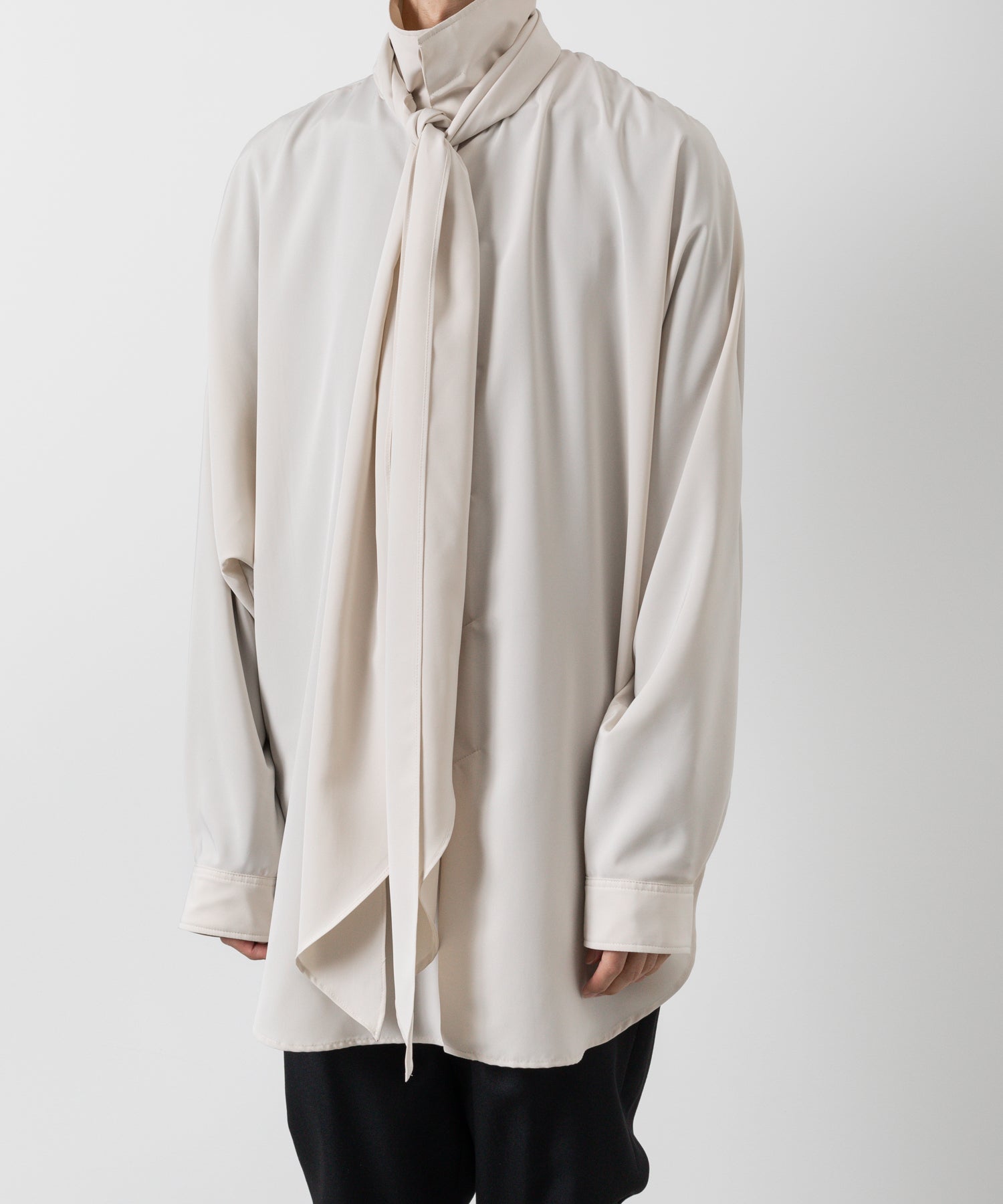 ato】CREPE DE CHINE SCARF SHIRTS - L.BEIGE | 公式通販サイト