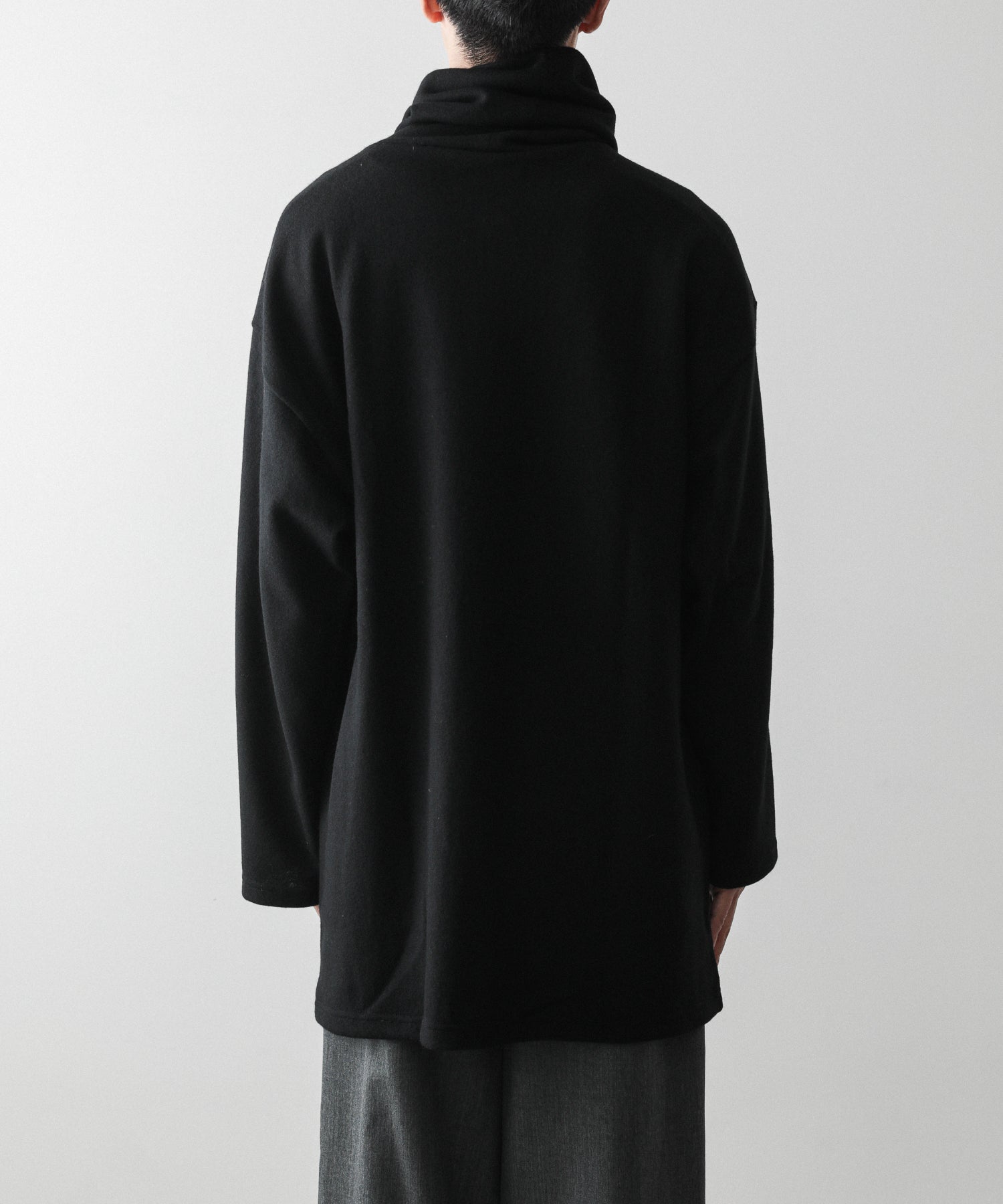 ato / アトウ】WOOL JERSEY HIGH NECK LS TEE - BLACK | 公式通販