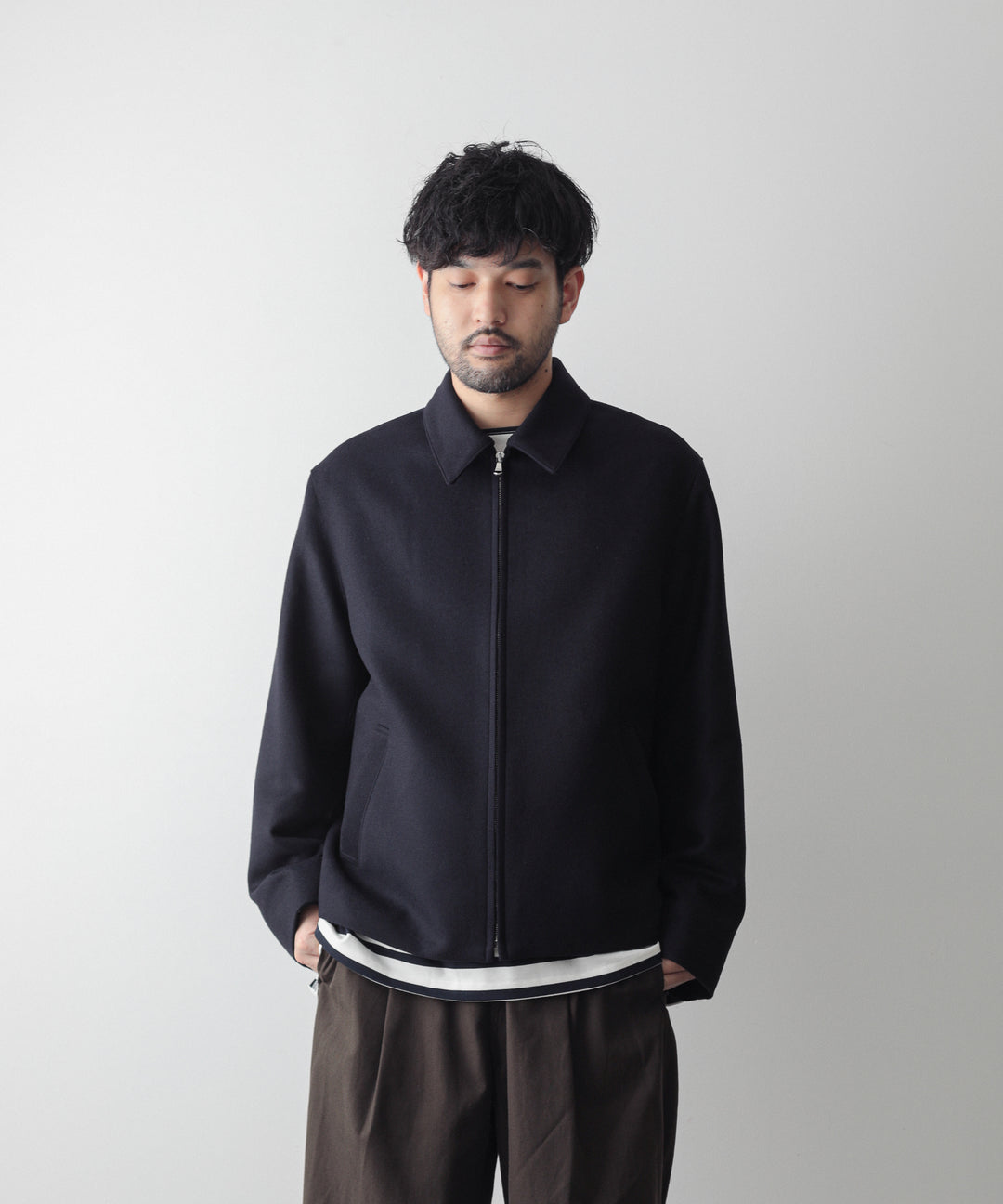 INTERIM(インテリム)の22AWコレクションのCASHMERE25 HARRINGTON JACKETのNAVY BLACK