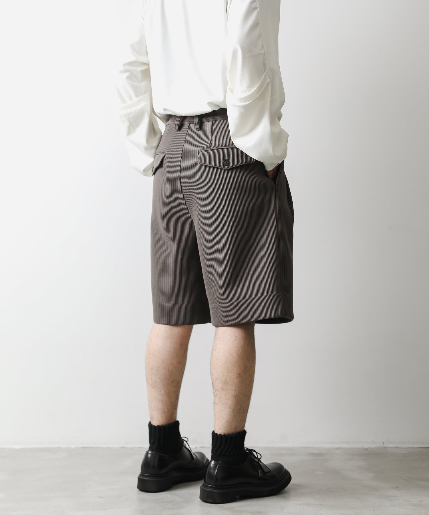 stein】GRADATION PLEATS SHORT TROUSERS | 公式通販サイト session